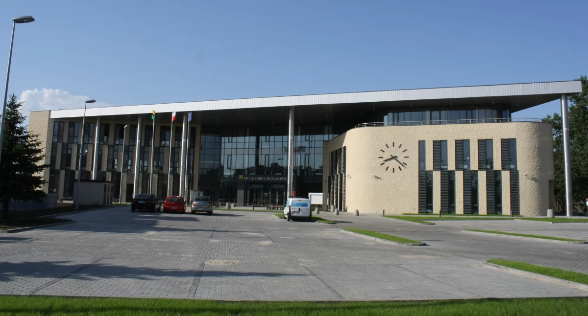 Treningi z wykwalifikowanymi instruktorami dla seniorów w gminie Michałowice