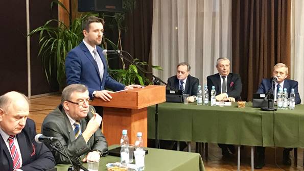 Idea budowy pomnika upamiętniającego 100 rocznicę odzyskania niepodległości trafia z Rady Powiatu do