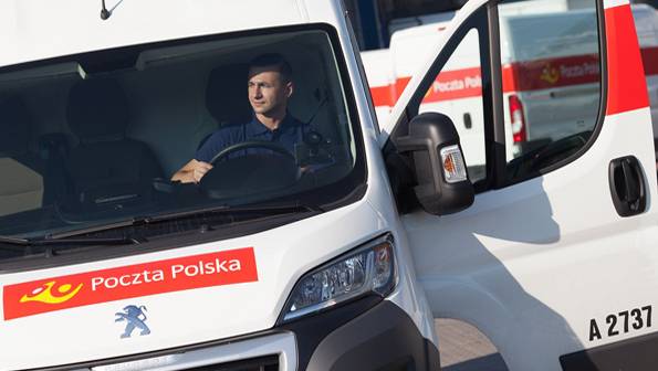 Poczta Polska: Klienci odbiorą przesyłki paczkowe w kioskach i salonikach sieci RUCH