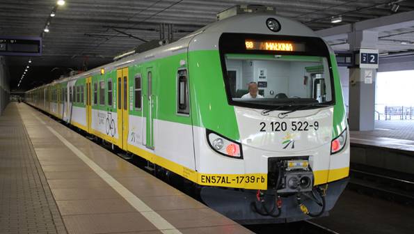 KM mają już 18 pojazdów serii EN57AL