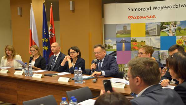 Marszałkowie województw rozmawiają o e-administracji z minister cyfryzacji Anną Streżyńską