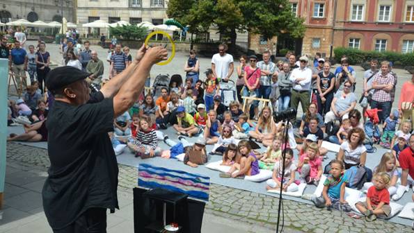 I Międzynarodowy Festiwal Ulicznych Teatrów Lalkowych „Lalka na Scenie”
