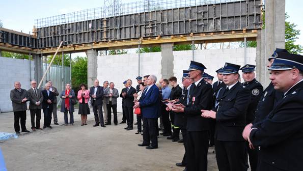 Wmurowanie kamienia węgielnego pod rozbudowę strażnicy OSP i budowę garażu w Żółwinie