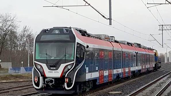 Nowa kolejka WKD - 39WE wyjechała na tor