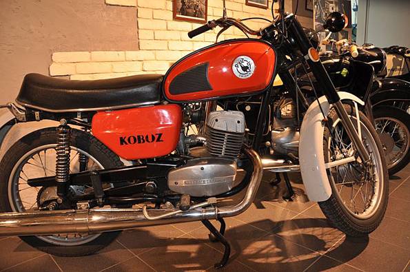 Wystawa historycznych motocykli w Pruszkowie