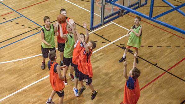 Zima z koszykówką podczas ferii z MKS Pruszków