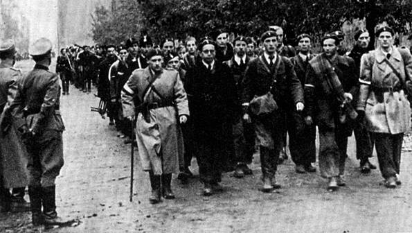 2. października – Światła pamięci w dniu zakończenia Powstania Warszawskiego