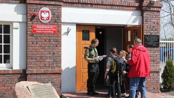 Rajd Szlakiem Naszej Historii w Muzeum Dulag 121