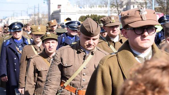 Katyński Marsz Cieni w Pruszkowie oraz odsłonięcie tablicy w 75. rocznicę Zbrodni Katyńskiej