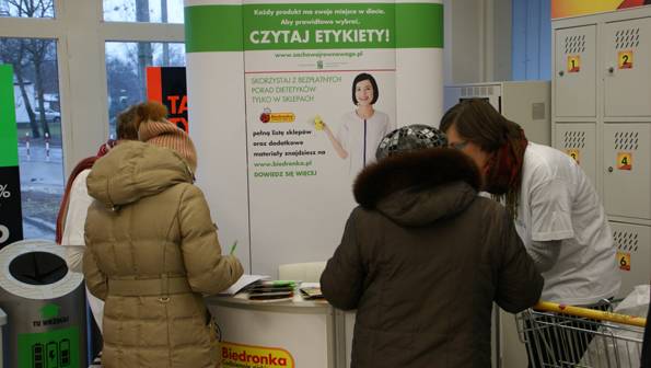 „Czytaj etykiety” w sklepach sieci Biedronka
