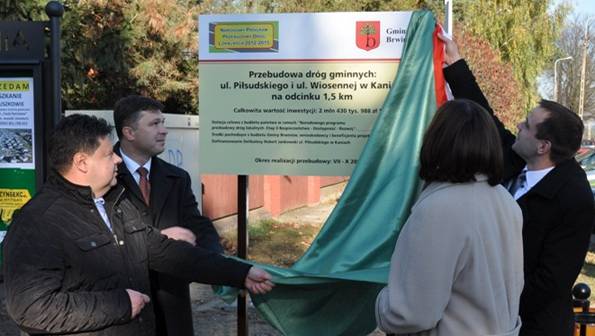 Przebudowana droga w Kaniach