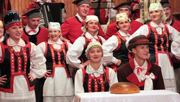 Inscenizacja „Wesela kurpiowskiego” w Nowej Wsi