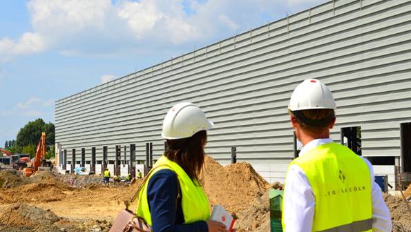 Metaliczny połysk Diamond Business Park Ursus   