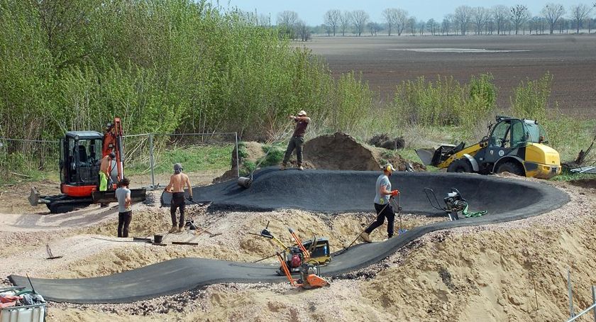Ruszyła budowa torów typu pumptruck