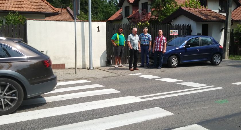 Nowe doświetlenia przejść dla pieszych w Michałowicach i Piastowie