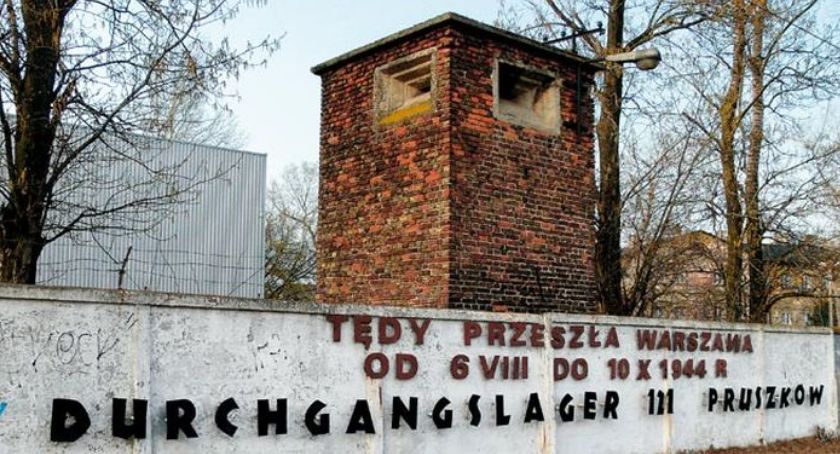 Sierpień w Muzeum Dulag 121