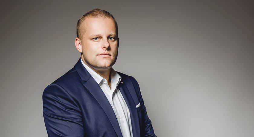 Wywiad z Łukaszem Borkowskim dyr. ZSOiS w Pruszkowie