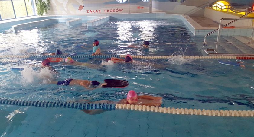 Gimnastyka i pływanie – podsumowanie zajęć w 2019 r. w brwinowskich szkołach
