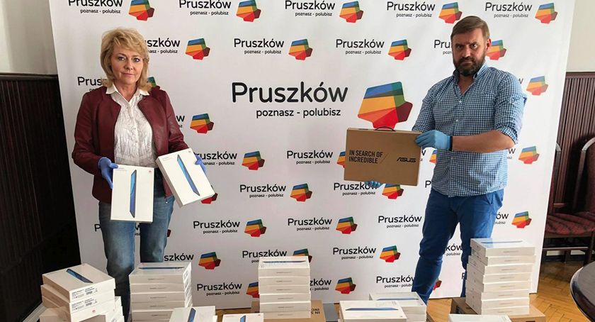 Laptopy i tablety dla pruszkowskich szkół