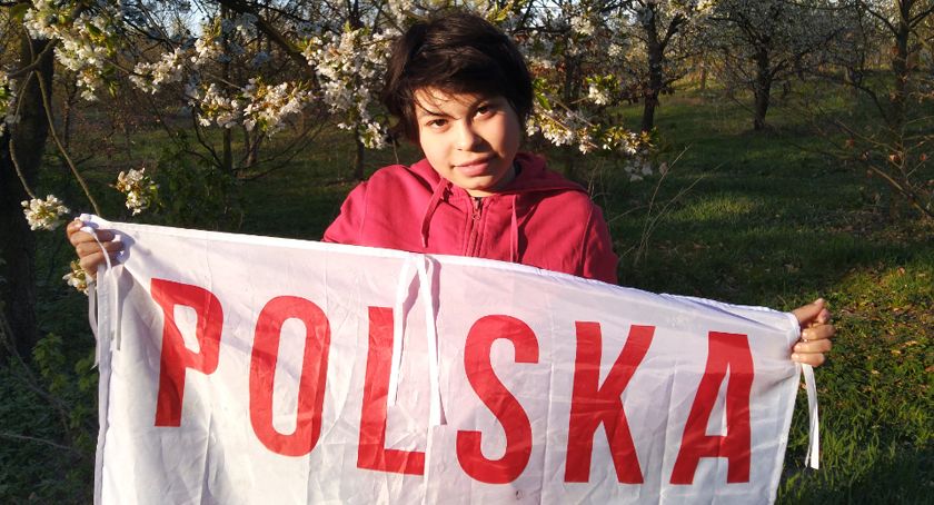 Specjalny Ośrodek Szkolno-Wychowawczy -  uczniowie z okazji świąt majowych