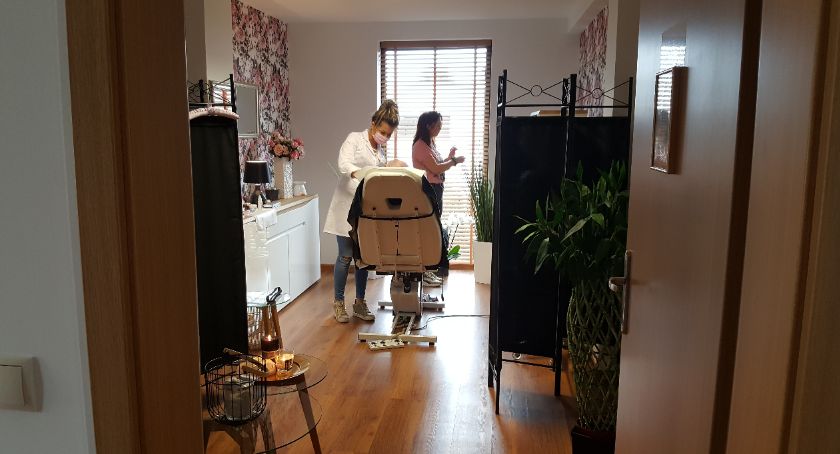 Salony beauty już otwarte. Ale tłumów na razie nie ma