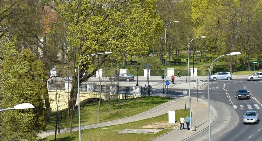 Białostoczanie nie chcą pomnika Władysława Bartoszewskiego