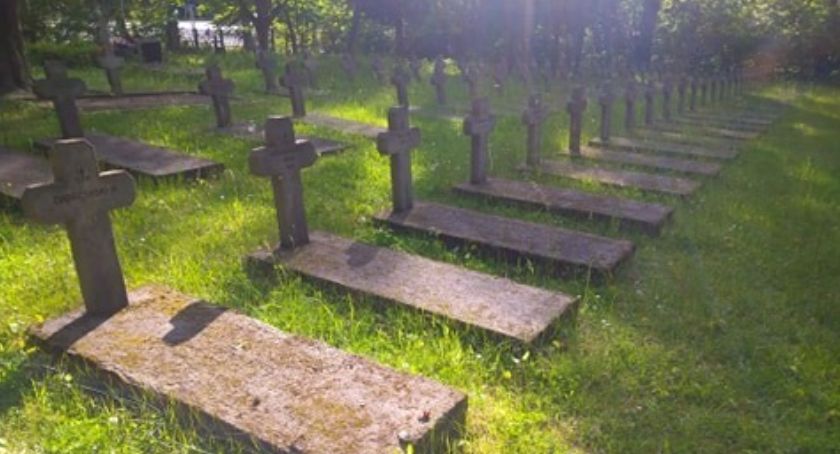 Mieli posprzątać groby żołnierzy w dwa dni. Będzie trzeba uwinąć się w jeden dzień