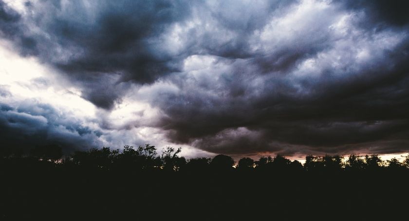 Nad Podlasie ciągną ogromne chmury burzowe. Może być niebezpiecznie