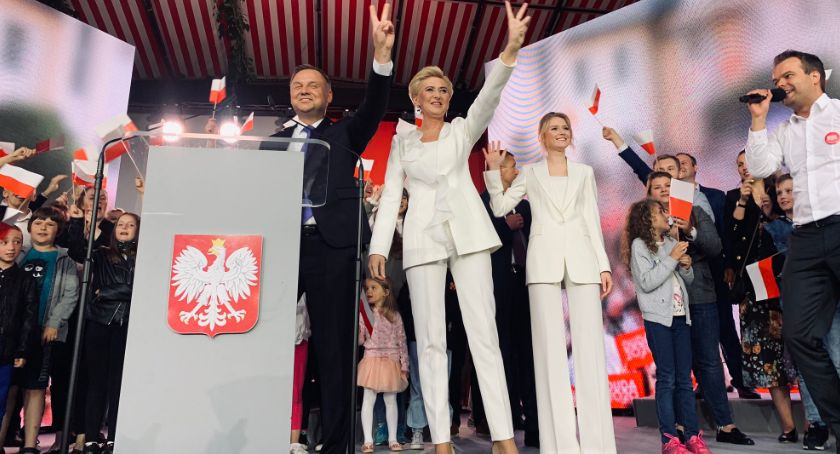Polacy wybierali. Prezydentem ma nadal być Andrzej Duda