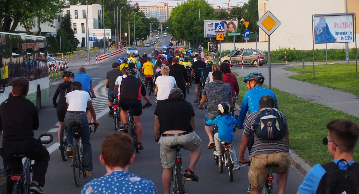 Prace nad likwidacją dyskryminacji pieszych i rowerzystów są w toku