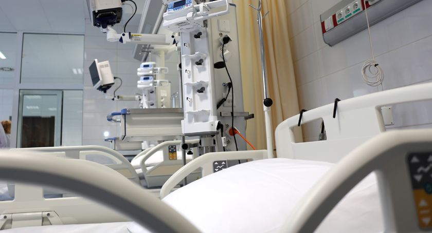 Koronawirus pokonał pacjentkę z Grajewa. Są nowi zakażeni w województwie 