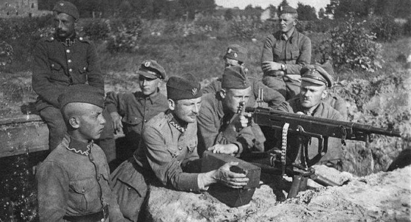 Cud na Wisłą w Kinie Forum i spotkanie z historykiem Maciejem Rosalakiem