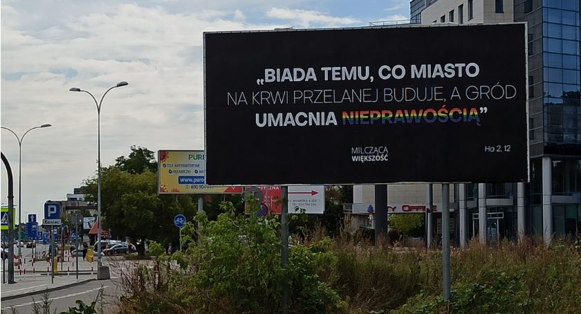 Milcząca Większość zorganizowała zrzutkę na nowe bilbordy