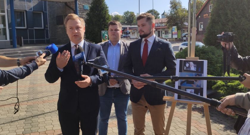 Stowarzyszenie dla Polski krytycznie o wystawie w Galerii Arsenał
