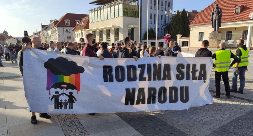 Ulicami Białegostoku przeszedł Marsz Normalności. Było bardzo spokojnie