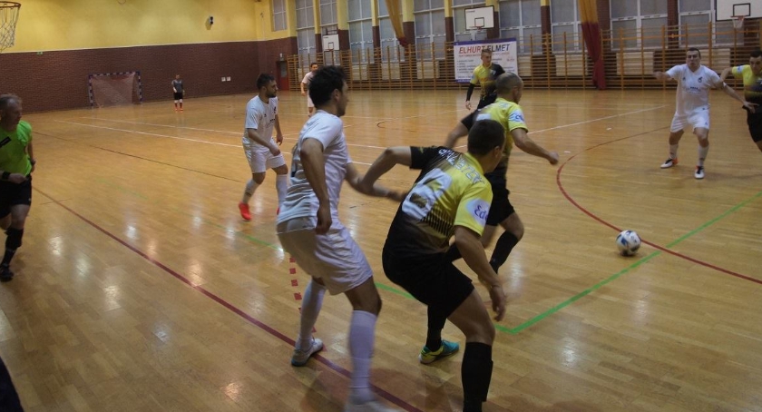 Futsal. Derby Białegostoku: emocje, remis i komplet publiczności