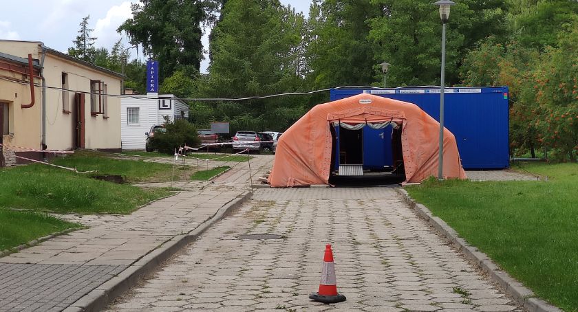 Ma się w najbliższych dniach zwiększyć liczba punktów pobrań wymazów