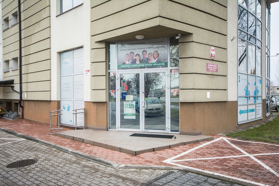 Praca za granicą a rejestracja w urzędzie pracy. Tych dokumentów wymagają białostockie PUP i WUP