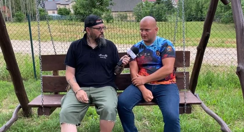 KuZo czyli Paweł Gębalski: Nikt nam euro nie sypie. Klepią po plecach i mówią, że fajną robotę robicie