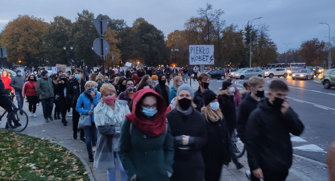 Dziś w Warszawie ma być kolejny strajk kobiet. Czy w Białymstoku kogoś jeszcze to interesuje? 