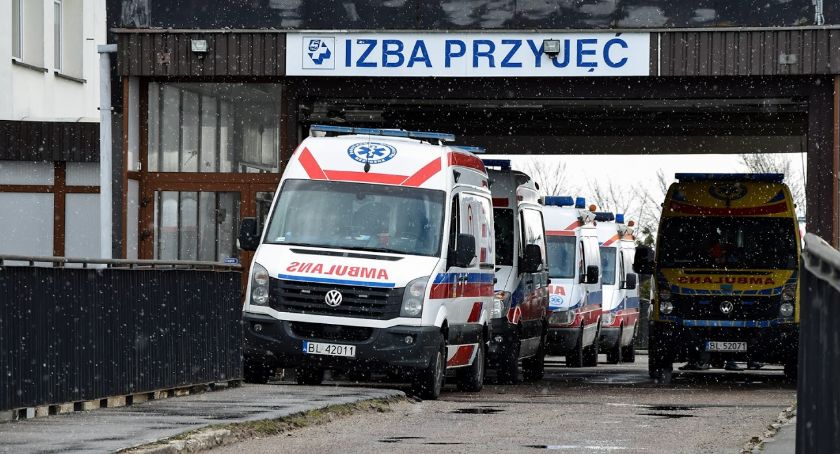 Przybyło w Polsce nieco ponad 11 tys. nowych zakażonych. Ale wykonano też mniej testów niż w poprzednich dniach