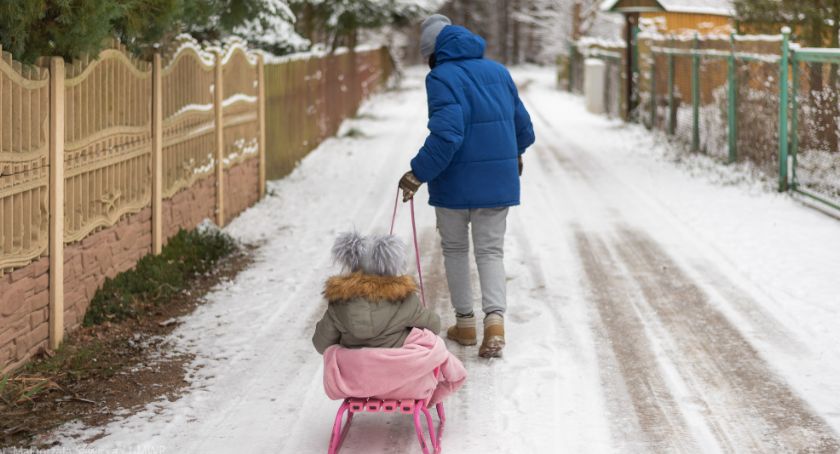 Białostoczanie odkurzyli sanki i cieszą się zimą