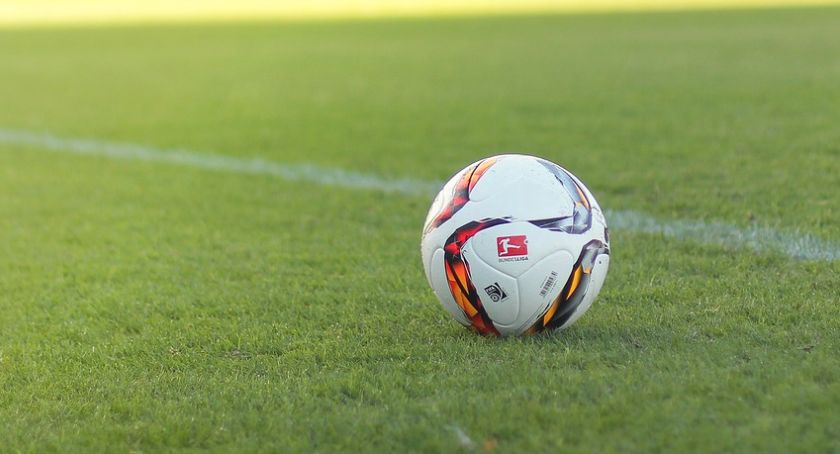 Raz Prozą: Chcesz zarabiać tyle co Messi lub Ronaldo, feministko?