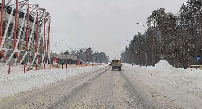 Od śniegu uratuje nas tylko sama natura. Prezydent składa broń