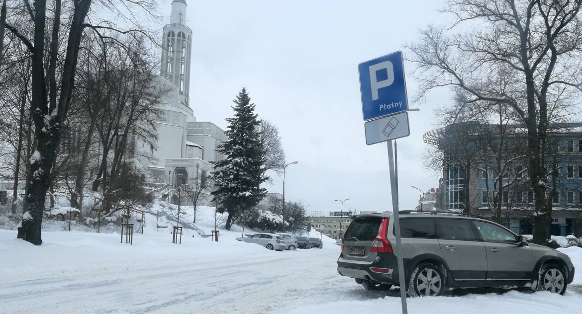 Udało ci się zaparkować w strefie płatnego parkowania? To płać!