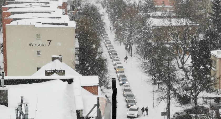 Za Truskolaskiego jak za komuny. Podatki zapłacone, a pracować trzeba w czynie społecznym