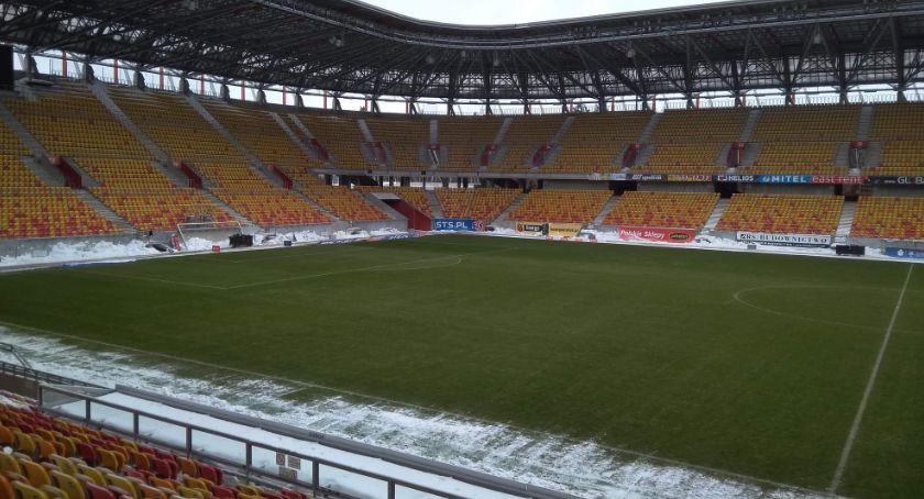 Stadion odśnieżyć się dało, bo zarządza nim spółka miejska