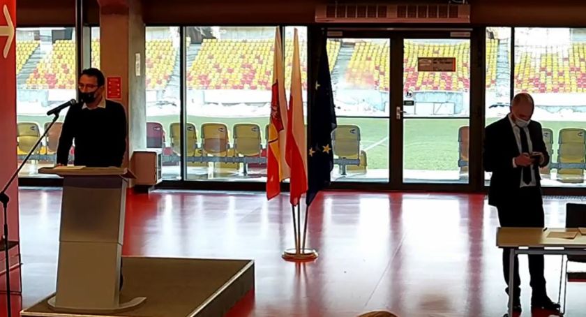To nie średniowiecze. Radni nie zajmowali się uznaniem Jarosława Kaczyńskiego i Julii Przyłębskiej za persony non grata
