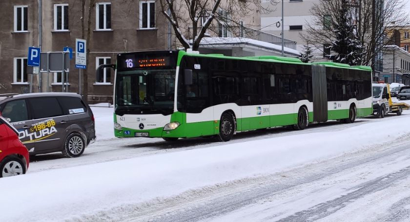 Tegoroczny atak zimy skutkował dużą liczbą kolizji drogowych