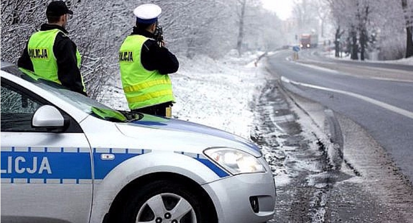 Policja prosi kierowców o rozwagę, bo jest i będzie ślisko